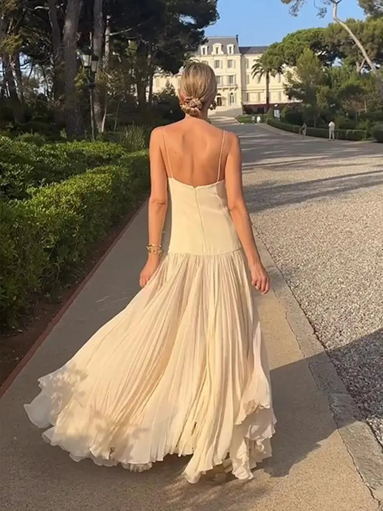 Vestido Elegante com Saia de Malha