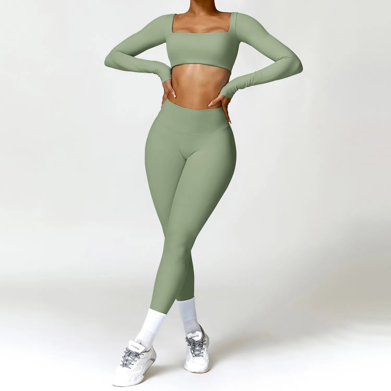 Texto alternativo para imagens: Conjunto AgileFit legging treino, conjunto esportivo feminino, roupa fitness, roupa academia.